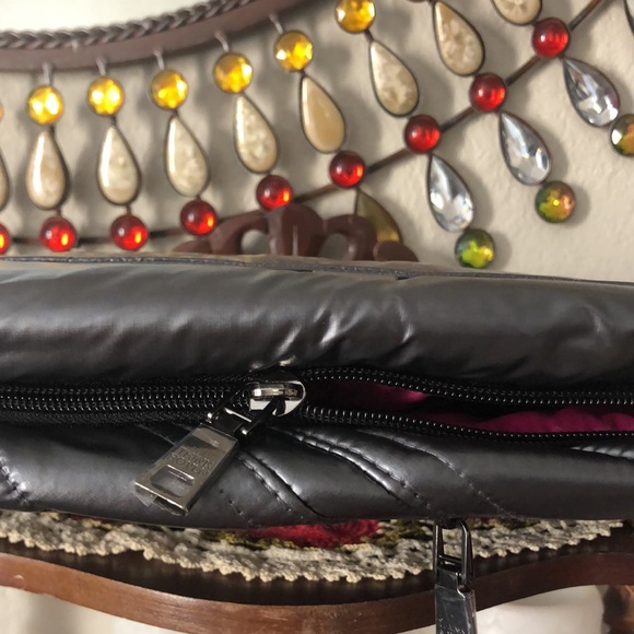 NWT THINK ROYLN Pearl Gray Quilted Westwood Crossbody w/Fashion Strap - Picture 6 of 8